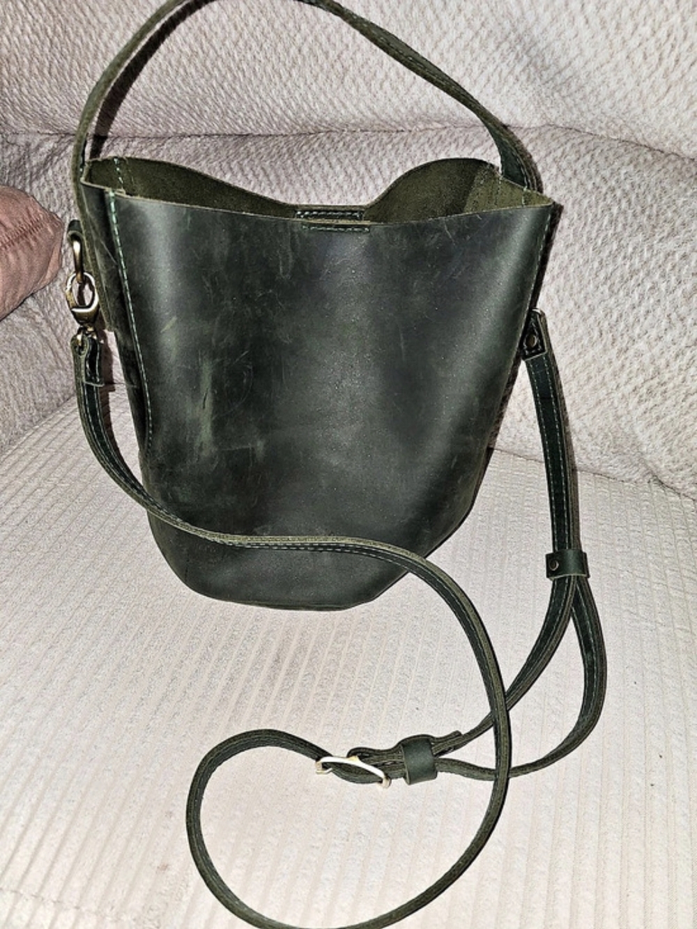 Portland Leather Goods large Belle Bucket In evergreen.